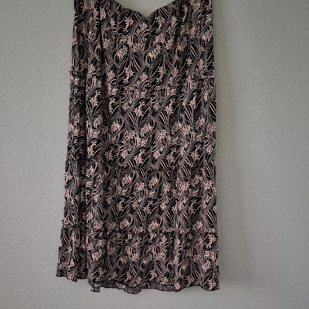 Elegant Black and Cream Patterned Skirt